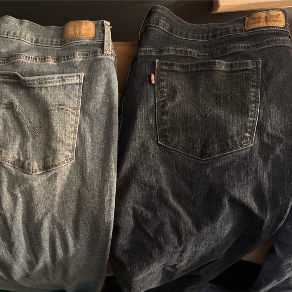 4 pairs women’s Levi’s jeans bundle